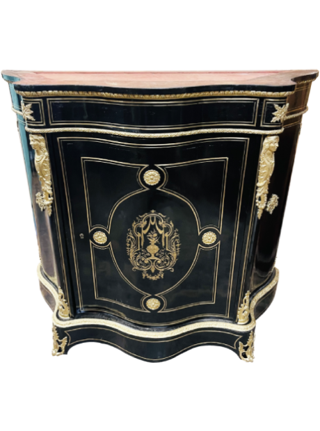 Après restauration. Meuble d'appui d'époque Napoléon III Après restauration. Meuble d'appui d'époque Napoléon III